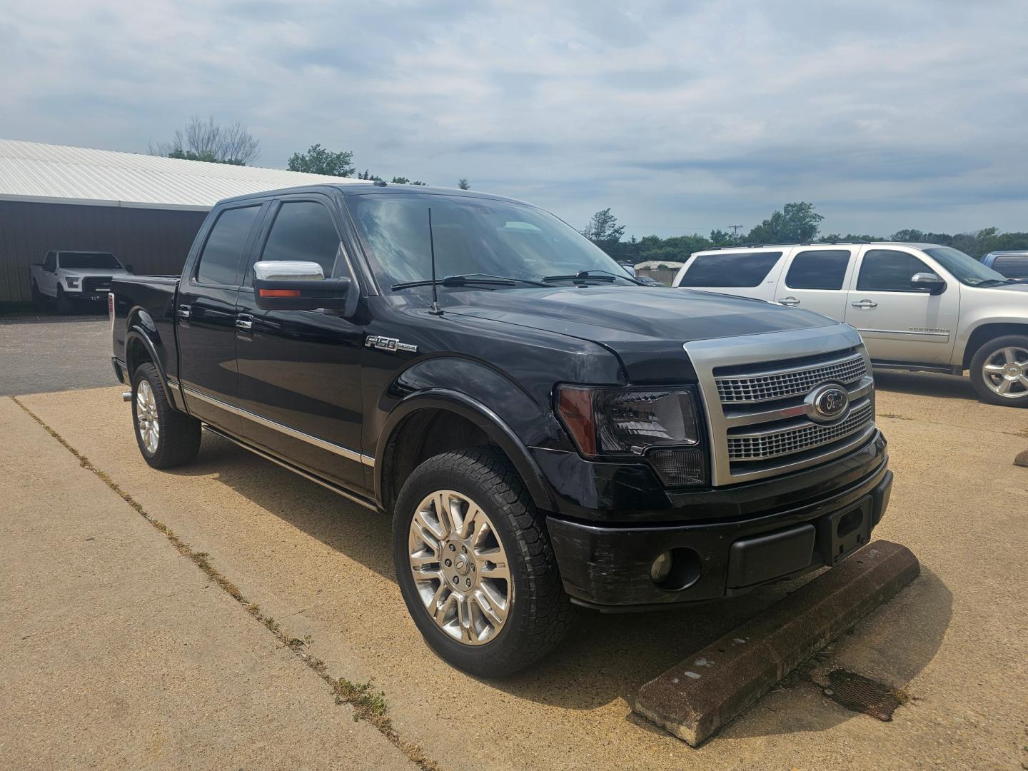 2009 BLACK Ford F-150 FX4 SuperCrew 5.5-ft. Bed 4WD (1FTPW14V39F) with an 5.4L V8 SOHC 24V FFV engine, 4-Speed Automatic transmission, located at 533 S Seven Points BLVD, Seven Points, TX, 75143, (430) 255-4030, 32.313999, -96.209351 - Photo#1